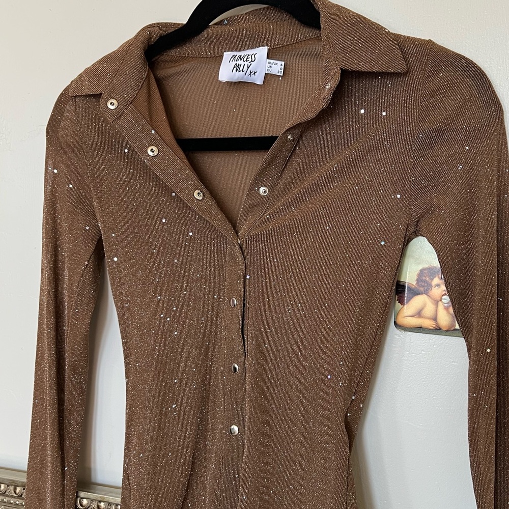 Button up - Picture 3 of 3